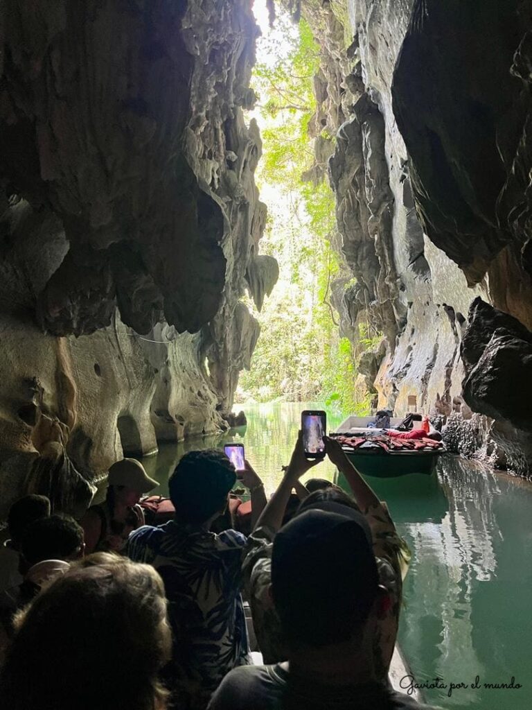 Tour por la Cueva del Indio en Viñales.