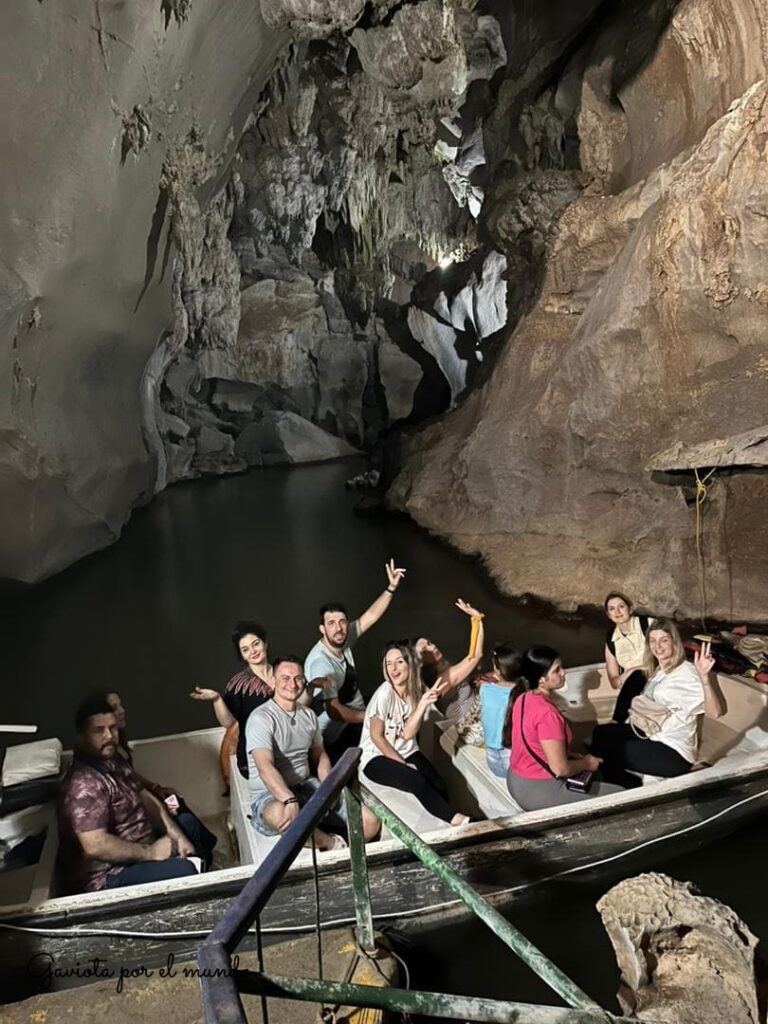 Tour por la Cueva del Indio en Viñales.