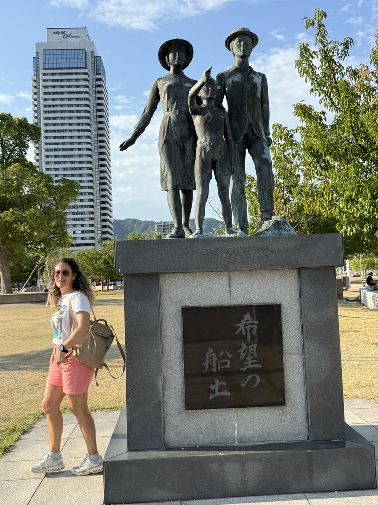 Estatua Conmemorativa de los Emigrantes del Puerto de Kobe