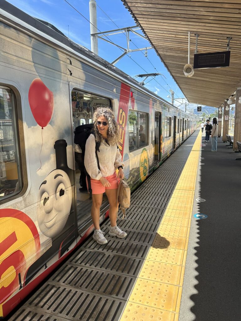 El tren más"cuki" de la línea Fujikyu Railway